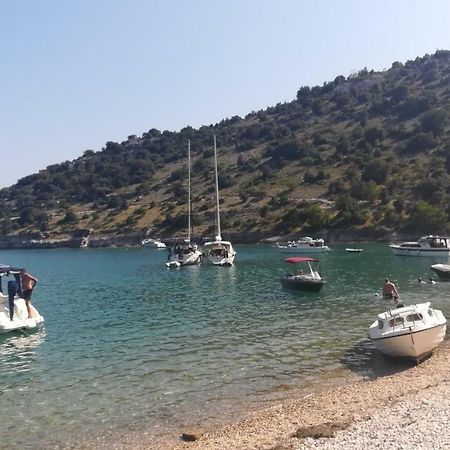 Apartman Knapic Koromačno المظهر الخارجي الصورة