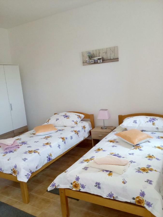 Apartman Knapic Koromačno المظهر الخارجي الصورة